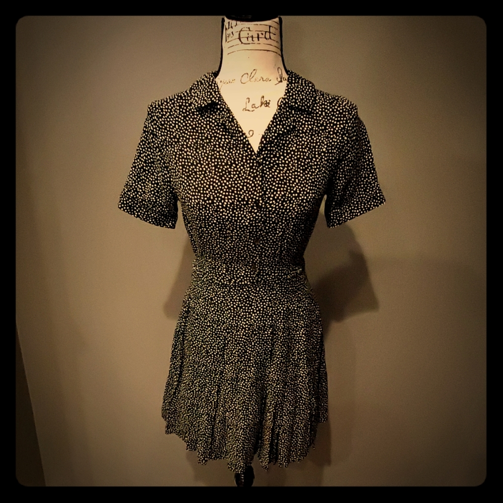 Forever 21- Pleated short sleeve dress